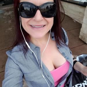 Meet your Posher, Leah